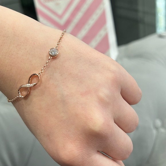 Infinity charm bracelet moissanite - Picture 6 of 14
